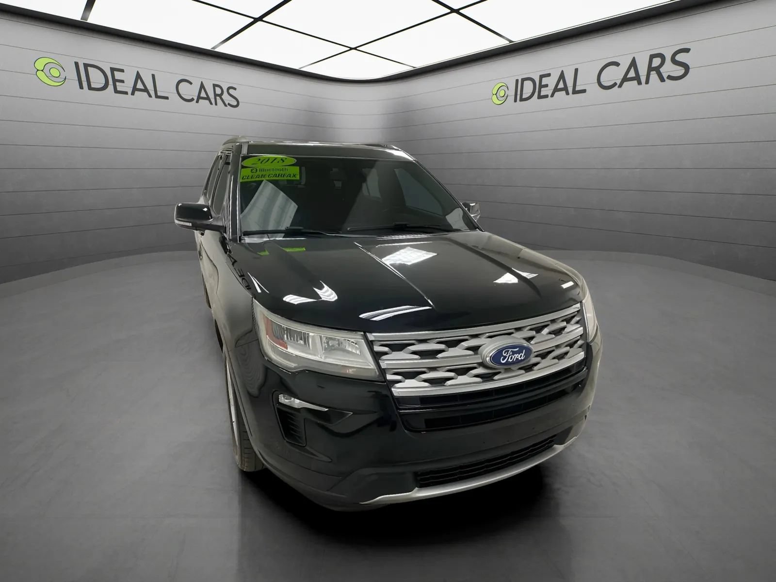 Used 2018 Ford Explorer XLT w/ Equipment Group 201A FWD image 3