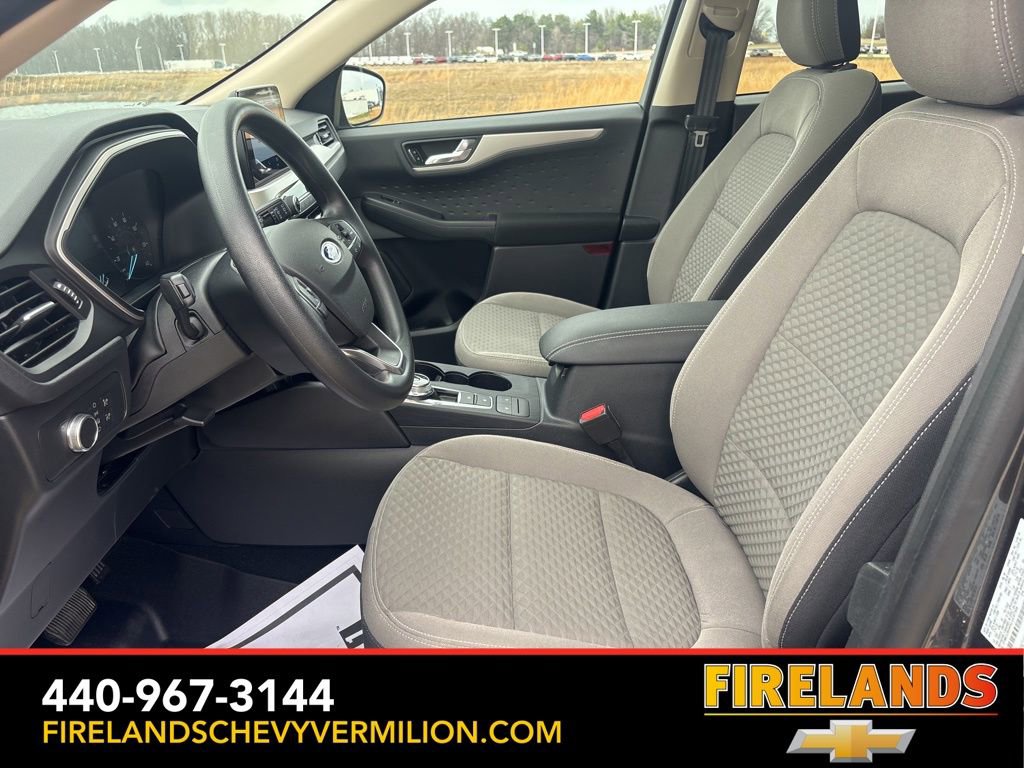 Used 2020 Ford Escape SE image 15