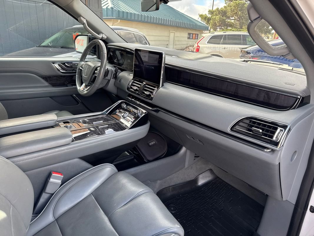 Used 2019 Lincoln Navigator L Reserve w/ Cargo Package AWD/4WD image 21