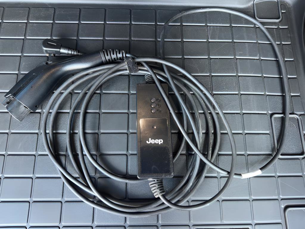 Used 2024 Jeep Wrangler High Altitude image 38