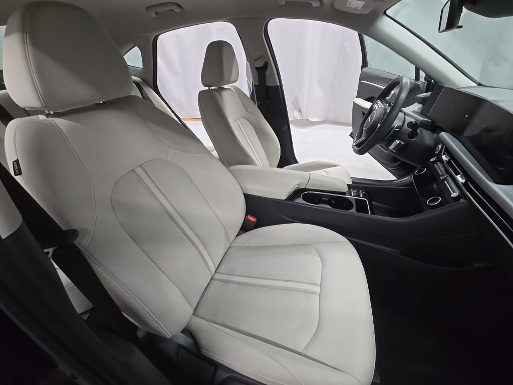 Used 2025 Hyundai Sonata SEL FWD image 27
