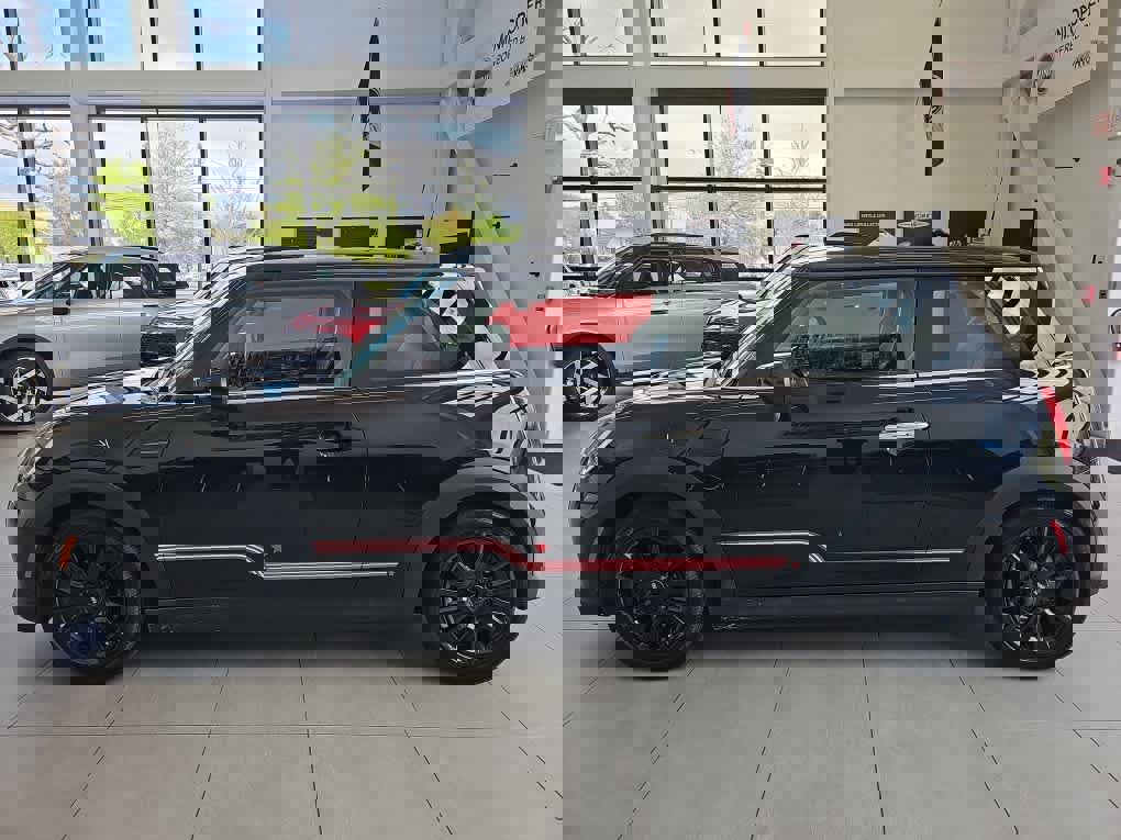 Certified 2023 MINI Cooper 2-Door Hardtop image 8