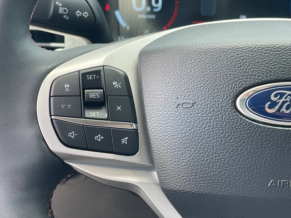 New 2026 Ford Explorer Active w/ Active Comfort Package AWD/4WD image 16