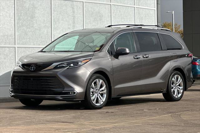 Certified 2024 Toyota Sienna Platinum image 10