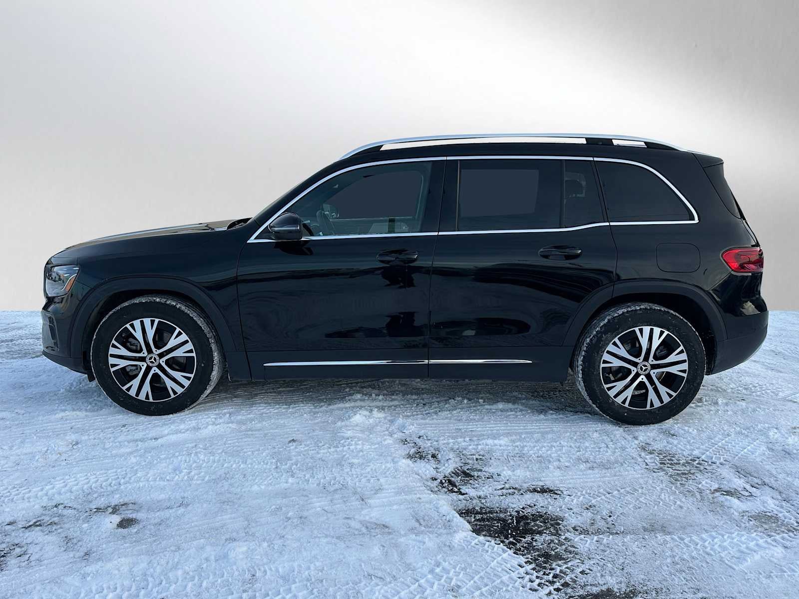 Used 2026 Mercedes-Benz GLB 250 4MATIC image 7