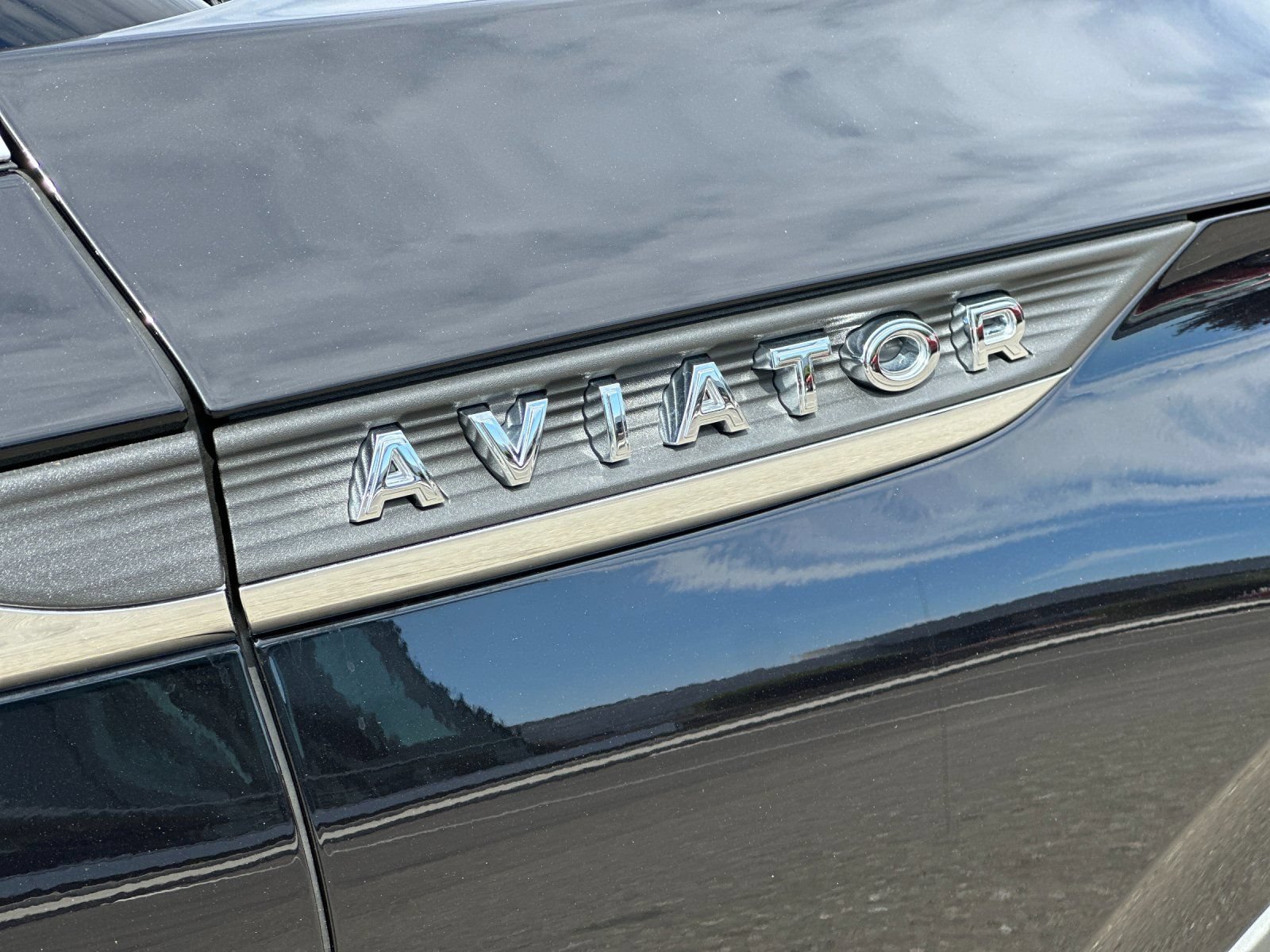 Certified 2023 Lincoln Aviator Reserve w/ Equipment Group 201A AWD/4WD image 42