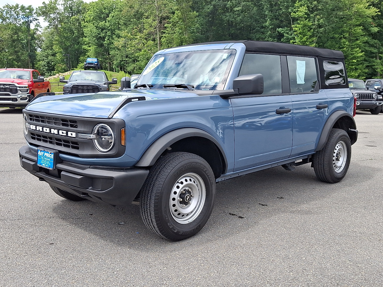 Certified 2025 Ford Bronco 4-Door AWD/4WD image 3