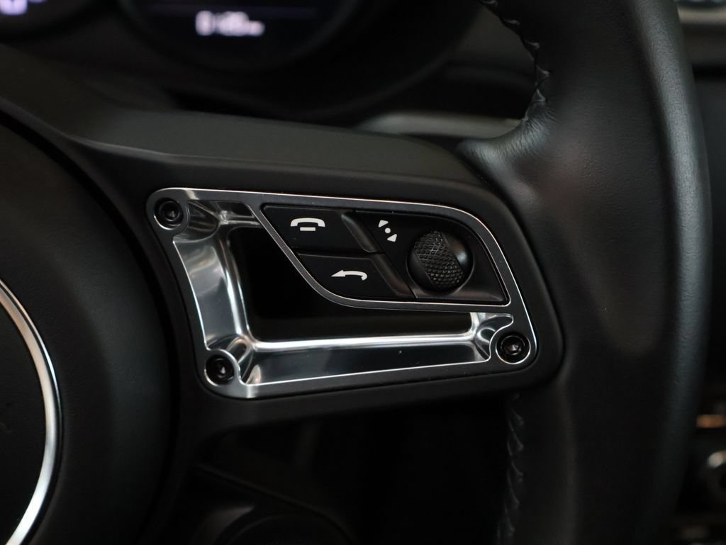 Used 2022 Porsche 718 Boxster RWD image 25