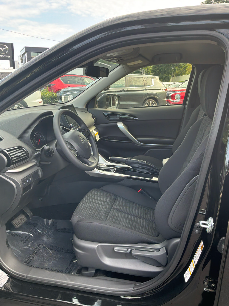 New 2025 Mitsubishi Eclipse Cross LE AWD/4WD image 9