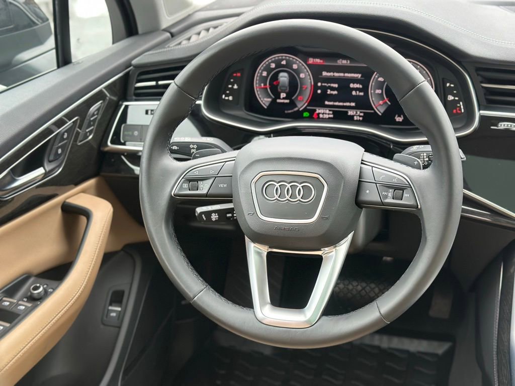 Used 2023 Audi Q7 2.0T Premium Plus w/ Premium Plus Package AWD/4WD image 11