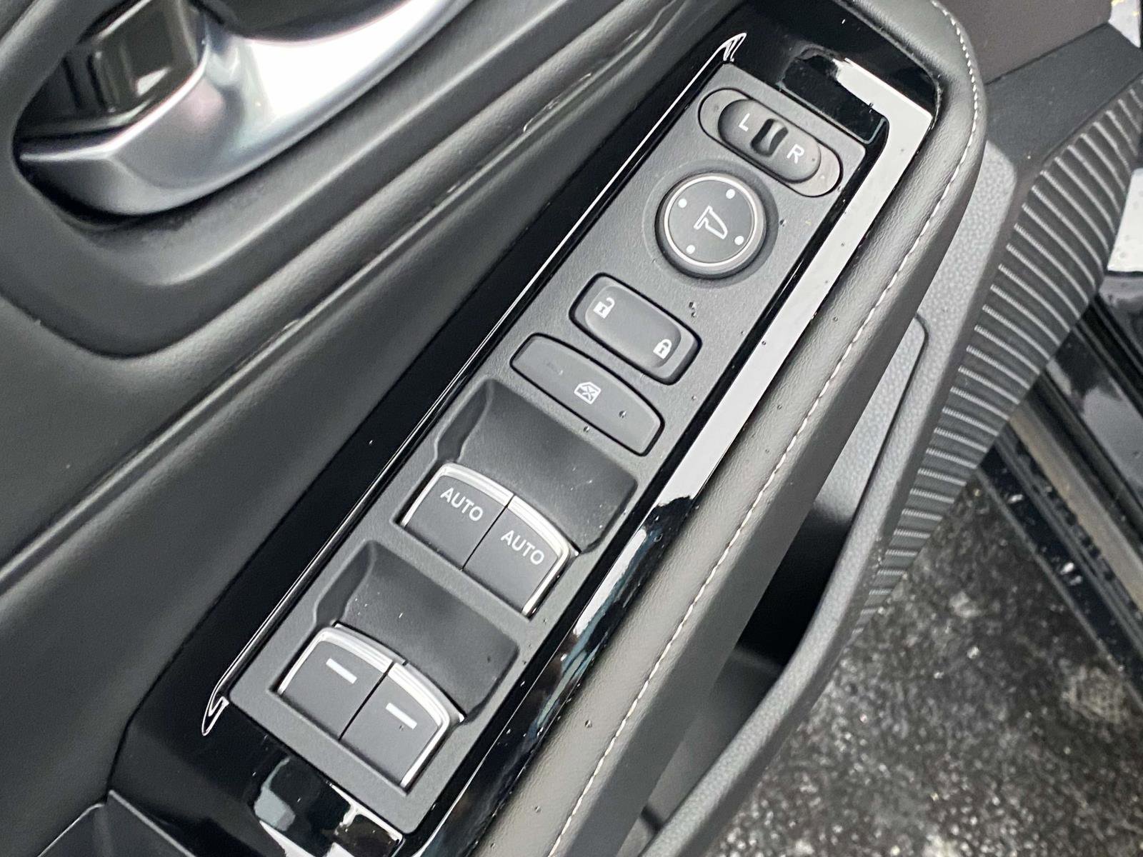 Used 2025 Honda Accord Touring image 16