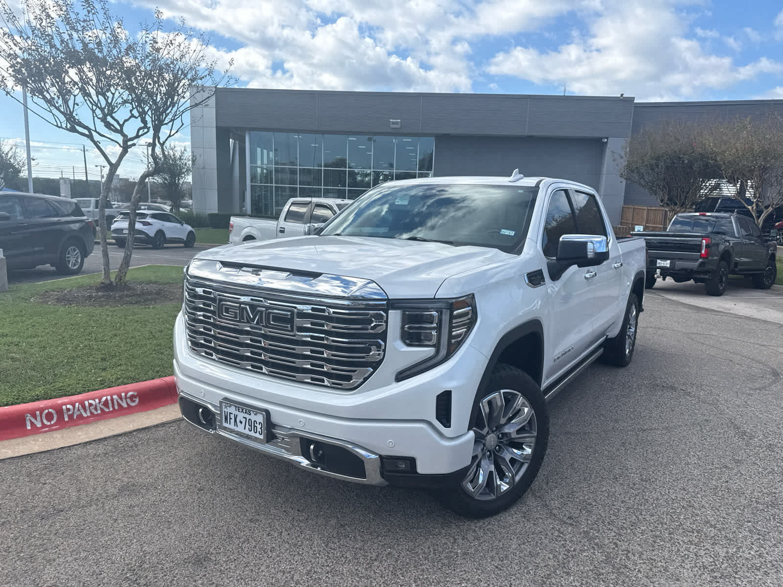 Used 2022 GMC Sierra 1500 Denali w/ Denali Reserve Package RWD image 6