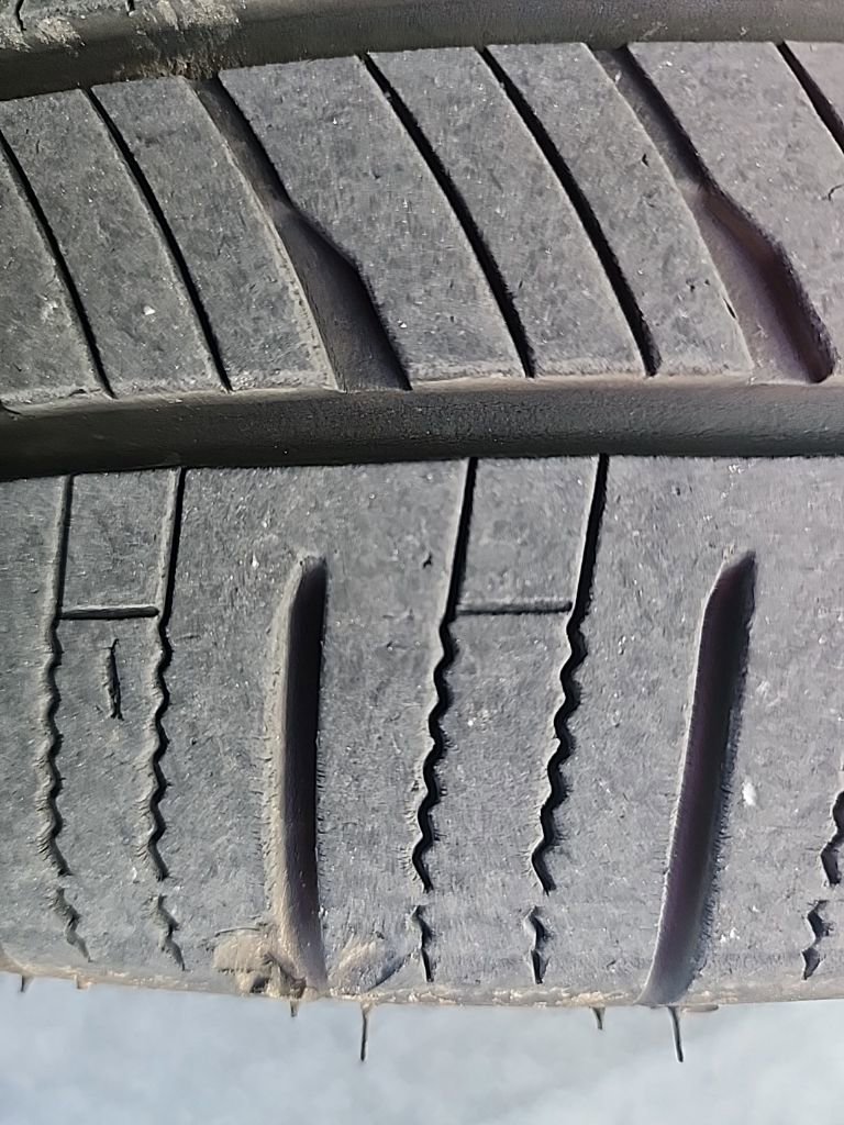 Used 2022 Volkswagen Tiguan SE R-Line image 8