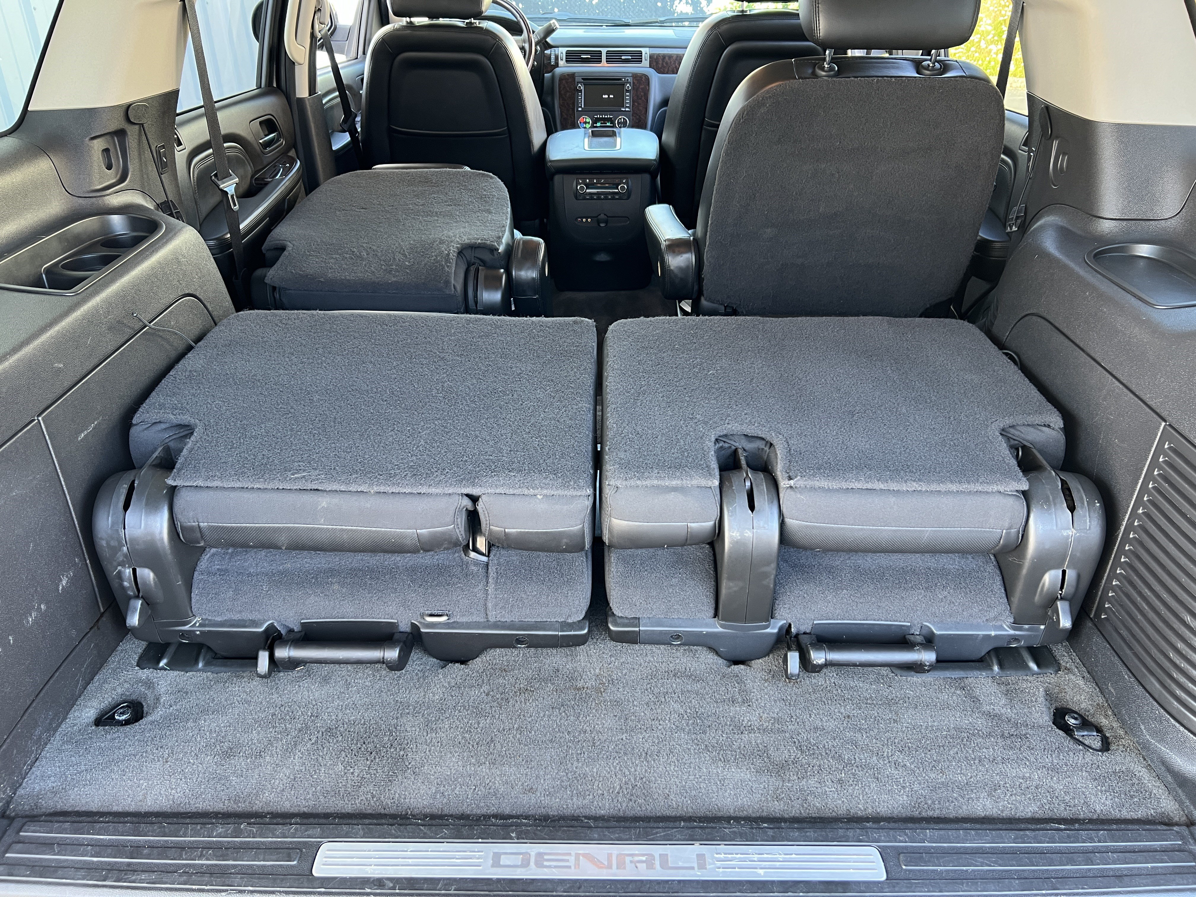 Used 2010 GMC Yukon Denali AWD/4WD image 19