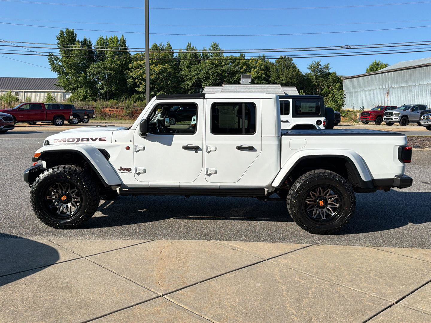 Used 2020 Jeep Gladiator Mojave AWD/4WD image 28