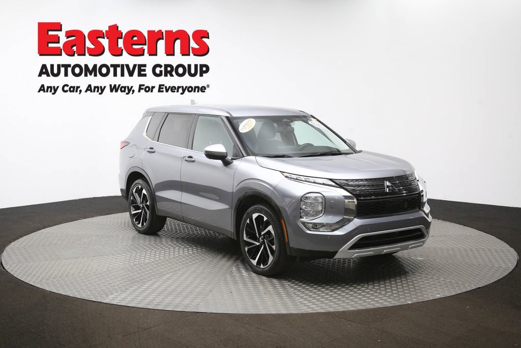 Used 2024 Mitsubishi Outlander SE image 50