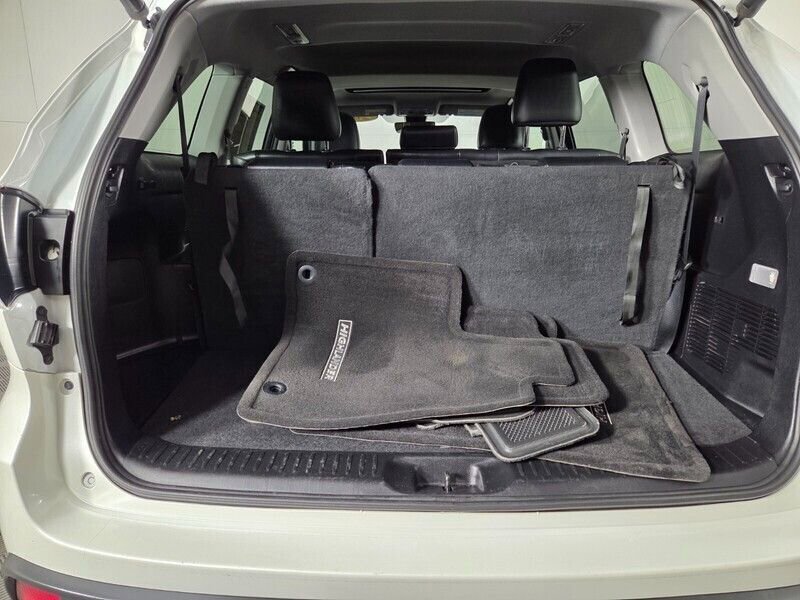 Used 2019 Toyota Highlander SE image 29