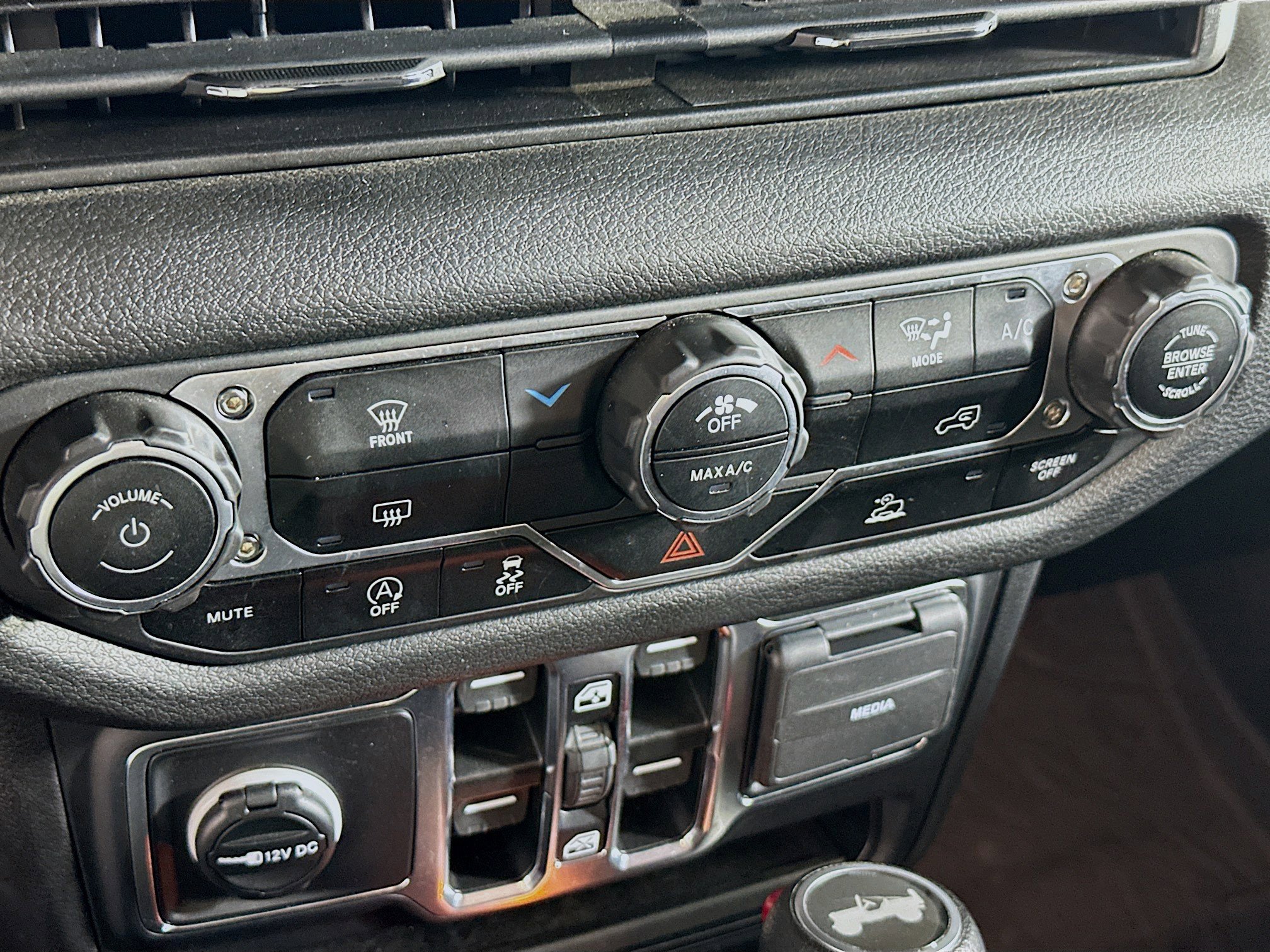 Used 2024 Jeep Wrangler Sport S image 22