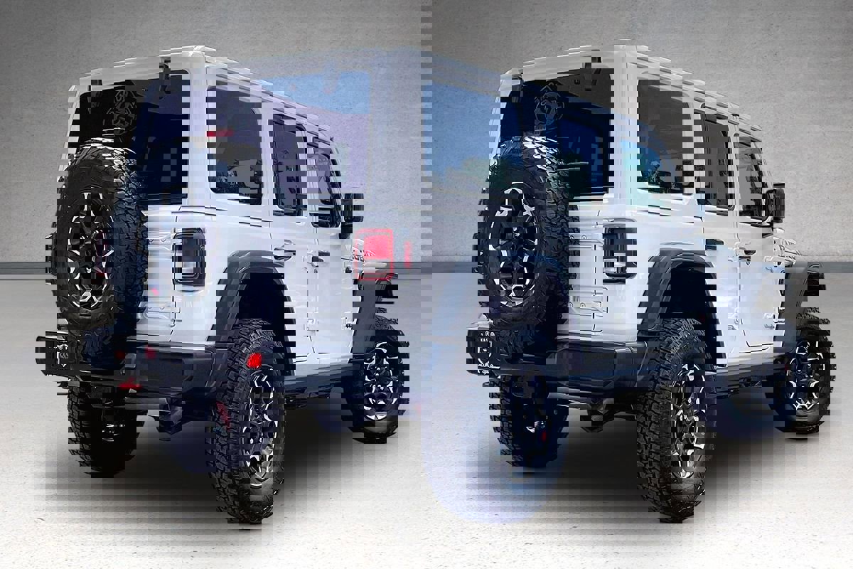 Used 2023 Jeep Wrangler Unlimited Rubicon image 37