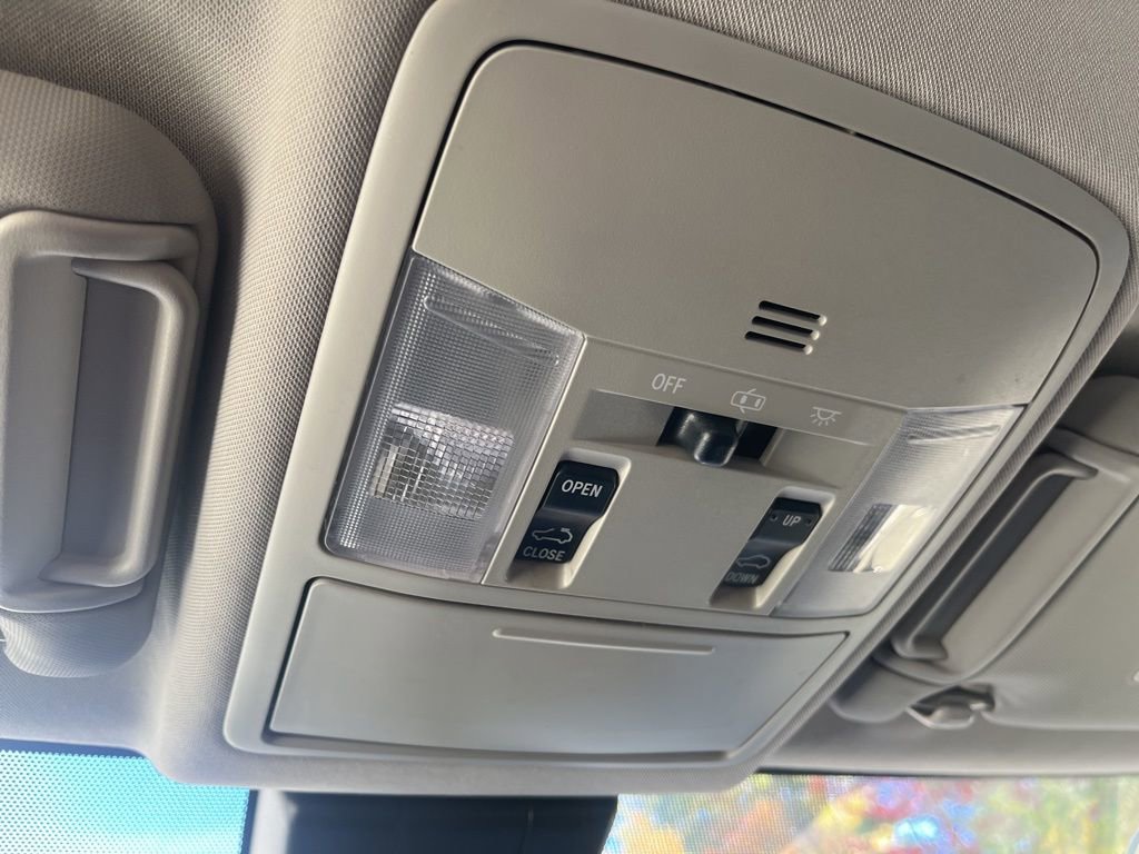 Used 2018 Toyota RAV4 XLE image 26