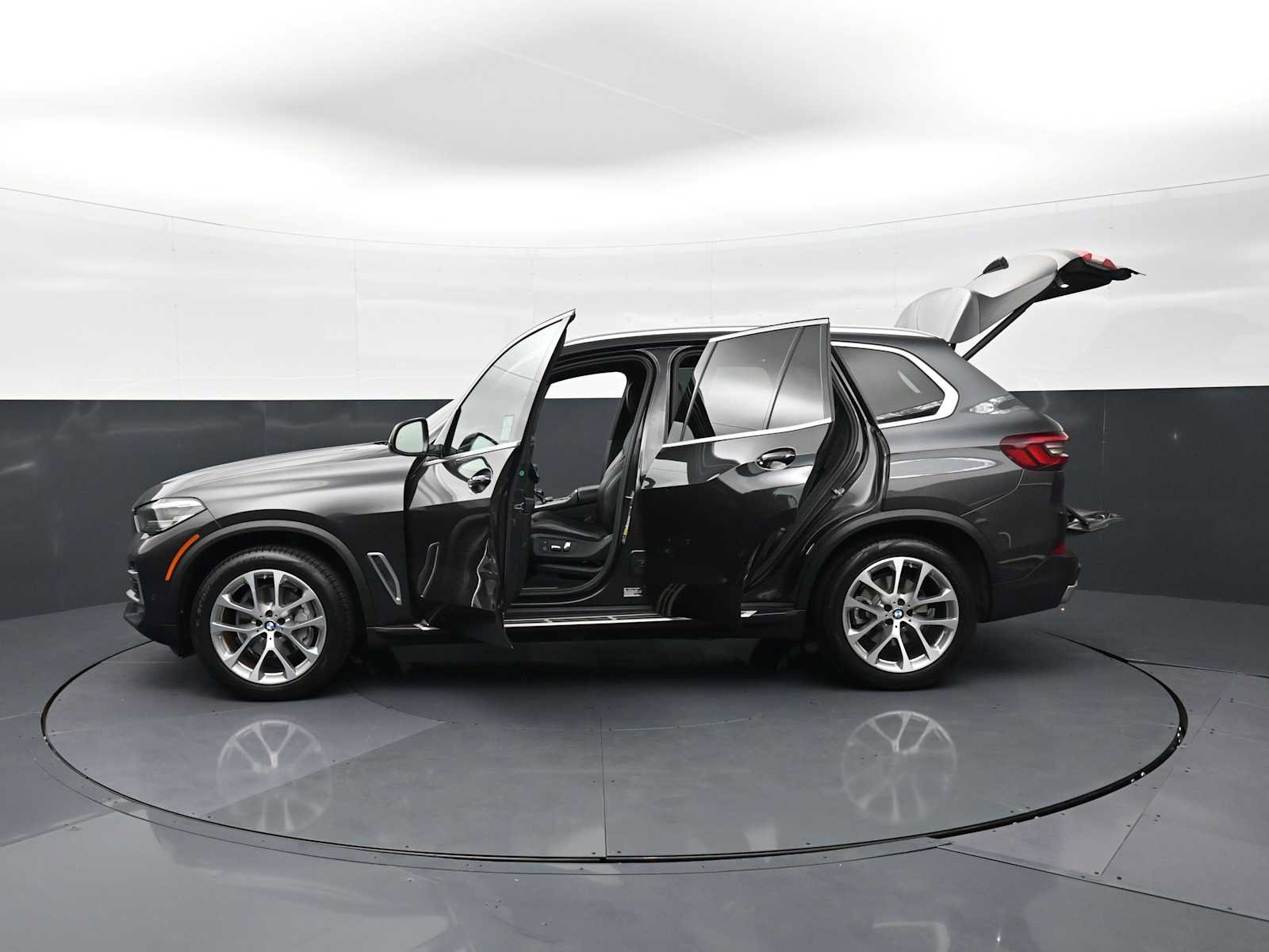 Used 2023 BMW X5 xDrive40i AWD/4WD image 36