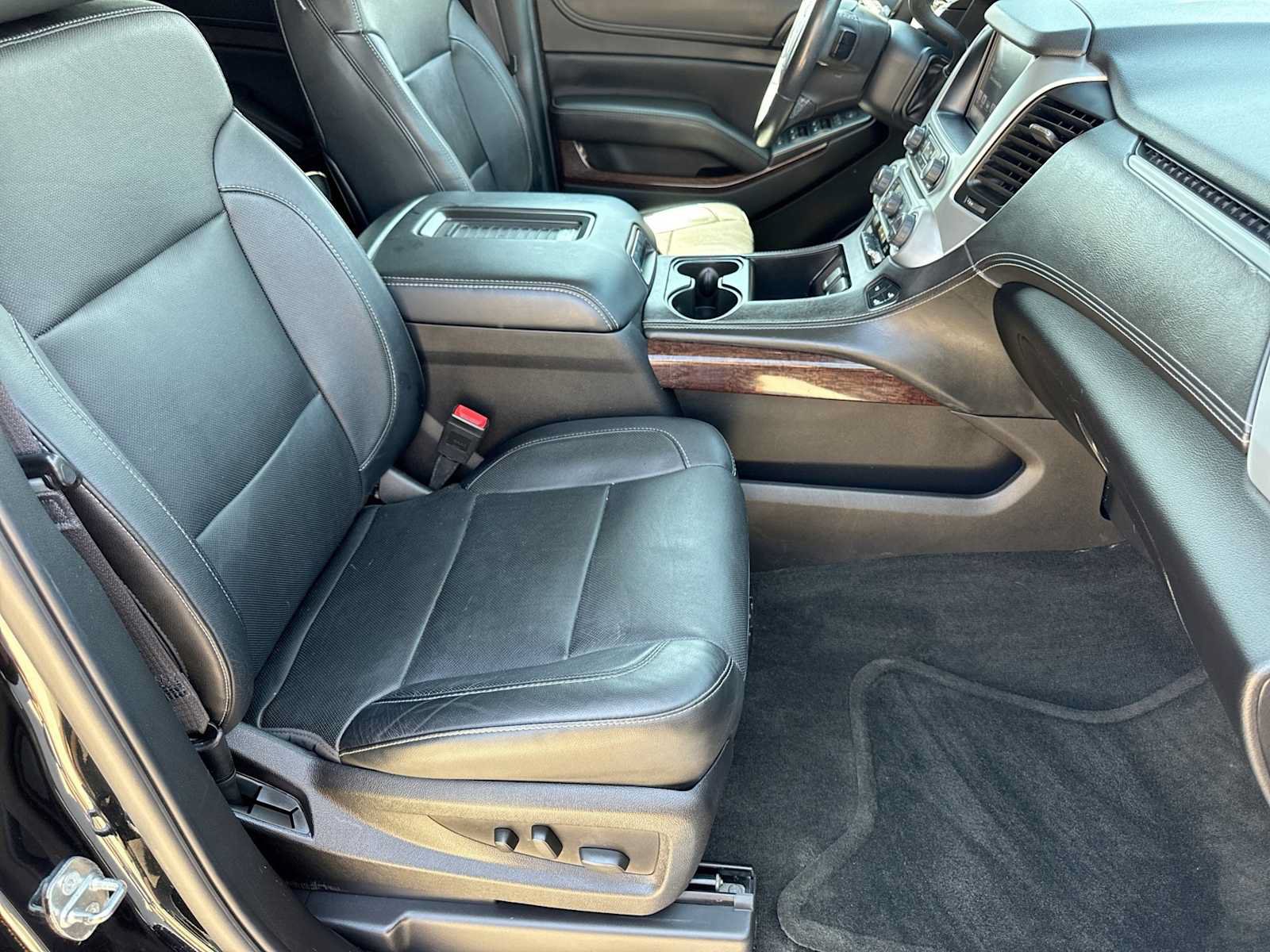 Used 2016 GMC Yukon SLT w/ Open Road Package AWD/4WD image 23