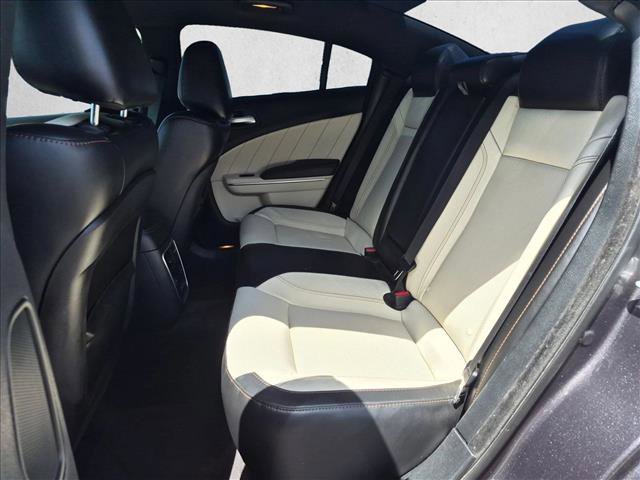 Used 2017 Dodge Charger R/T w/ Plus Group RWD image 17