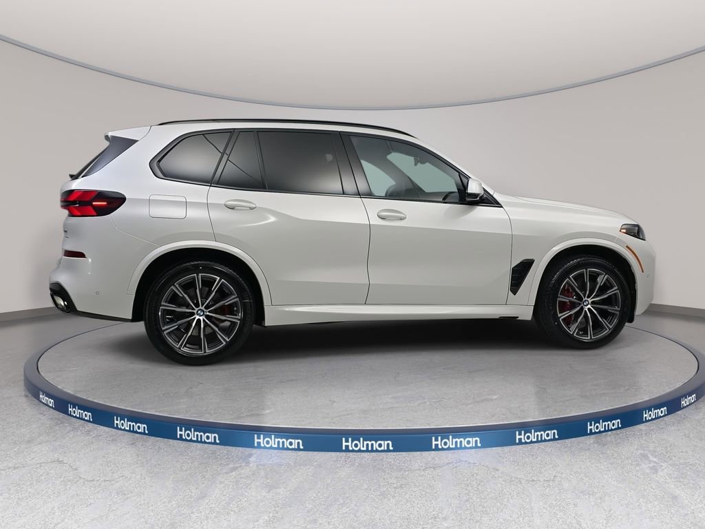 New 2026 BMW X5 xDrive40i w/ M Sport Package image 4