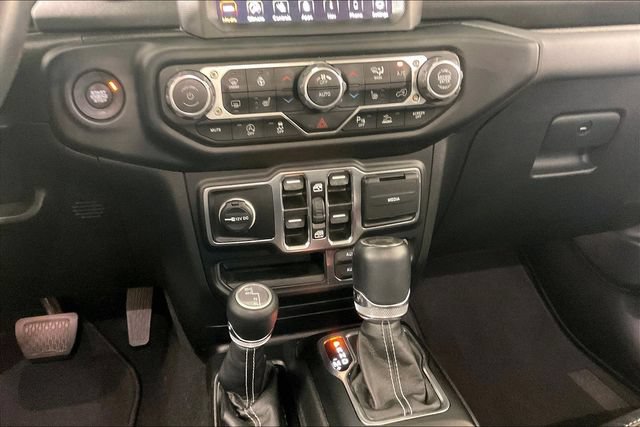 Used 2023 Jeep Wrangler Unlimited Sahara w/ LED Lighting Group AWD/4WD image 8