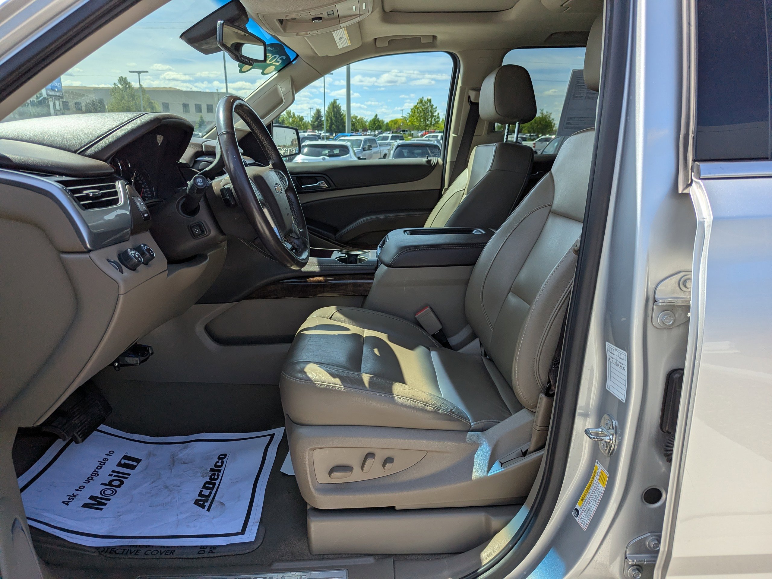 Certified 2020 Chevrolet Suburban LT AWD/4WD image 12