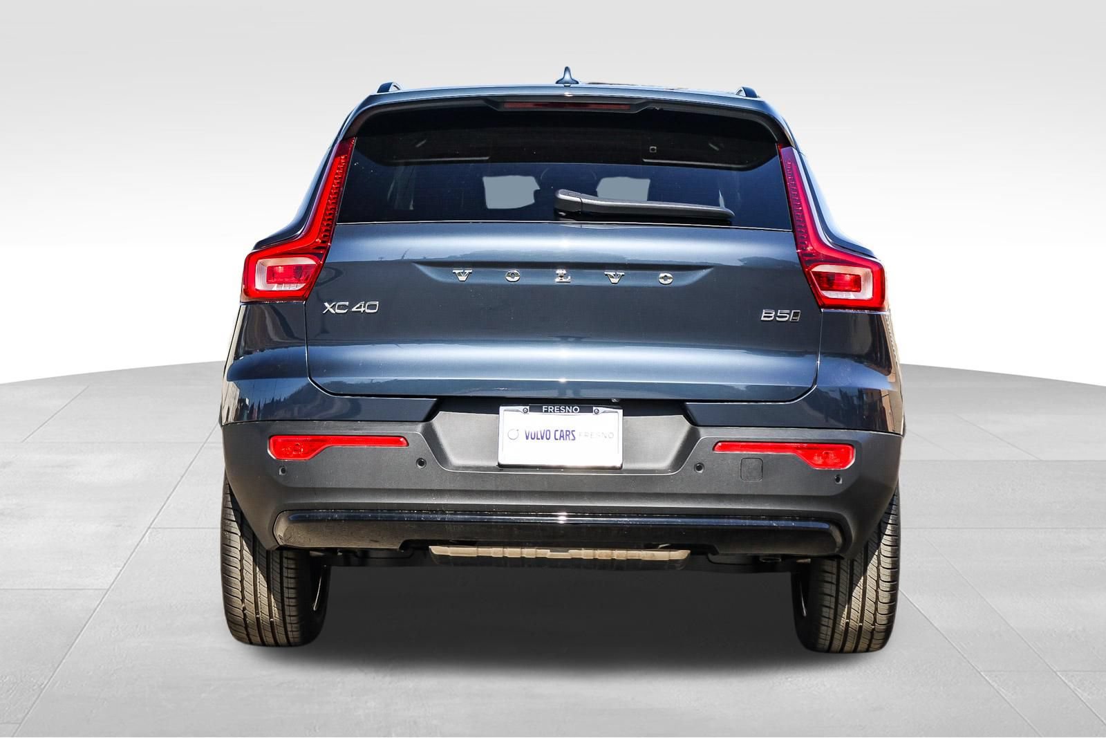 Used 2026 Volvo XC40 B5 Core AWD/4WD image 7