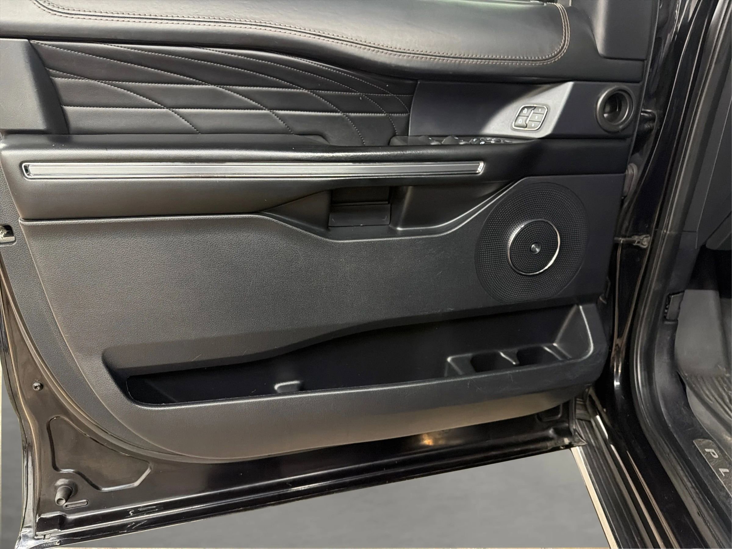 Used 2020 Ford Expedition Max Platinum RWD image 44