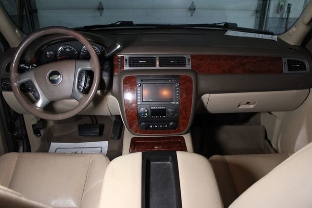 Used 2013 Chevrolet Tahoe LTZ AWD/4WD image 25