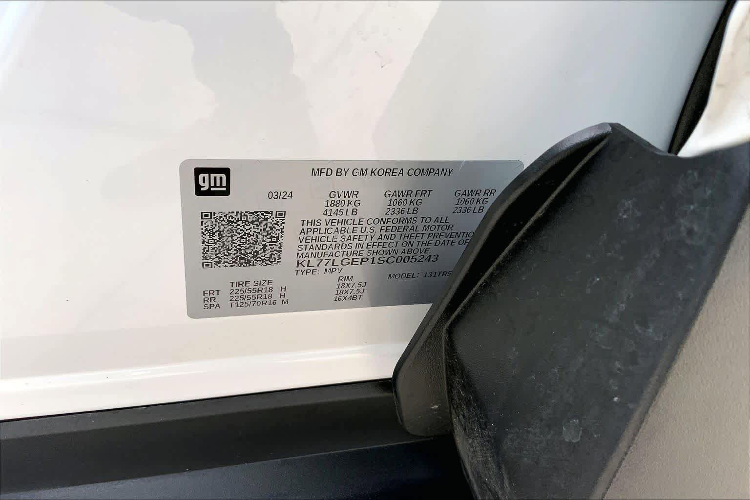 Used 2025 Chevrolet Trax RS w/ Sunroof Package FWD image 37