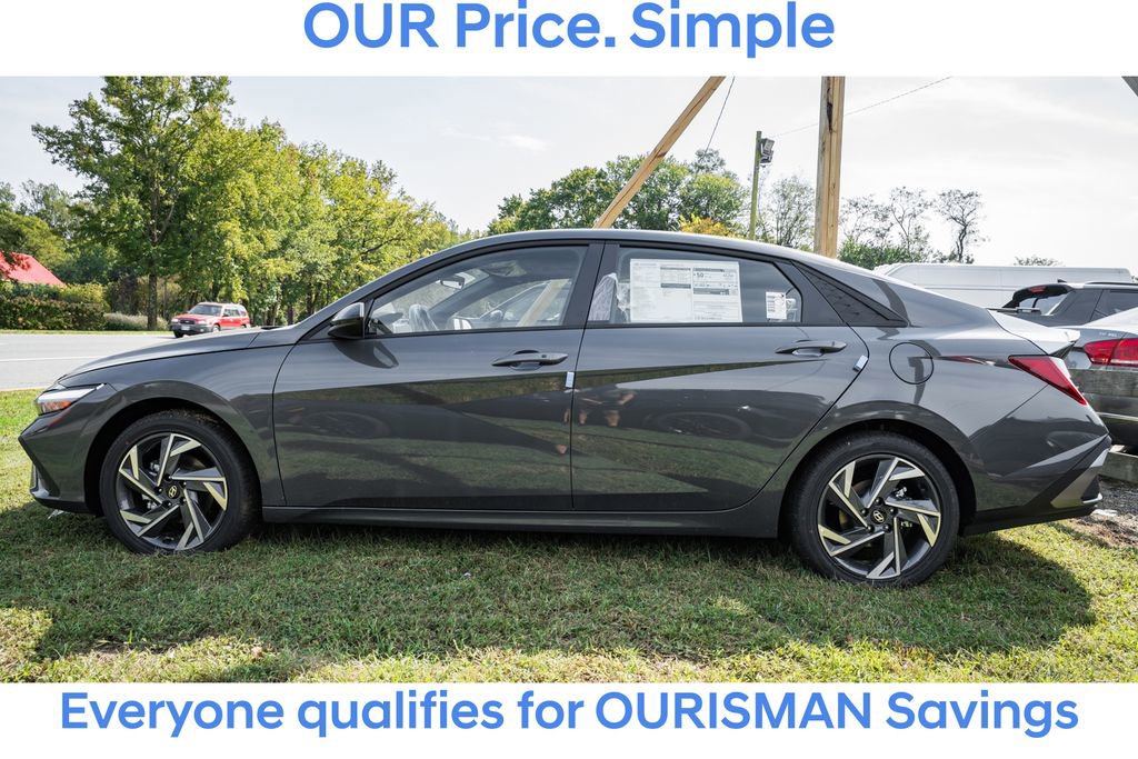 New 2025 Hyundai Elantra SEL image 3