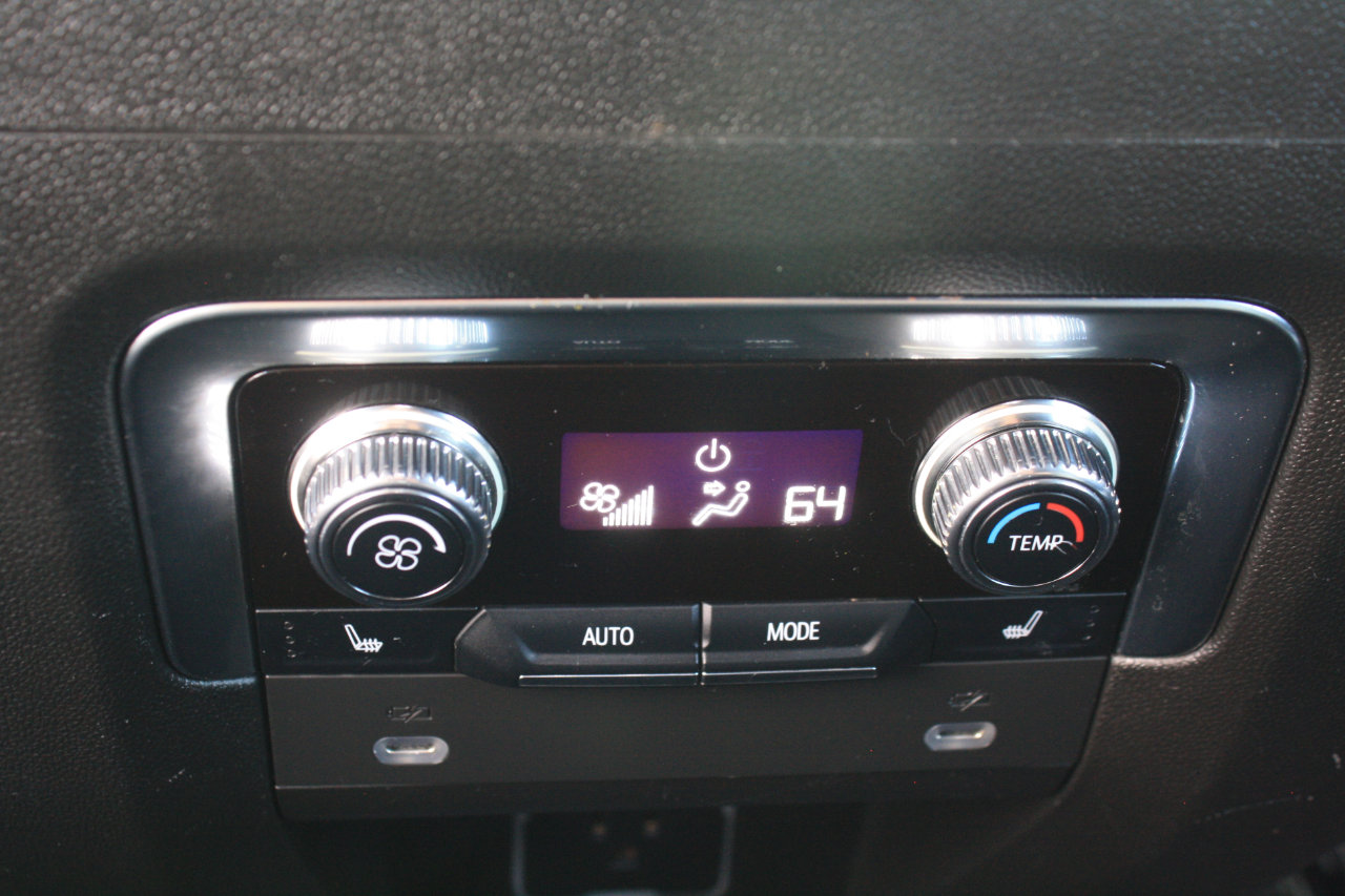 Used 2023 GMC Yukon Denali image 41