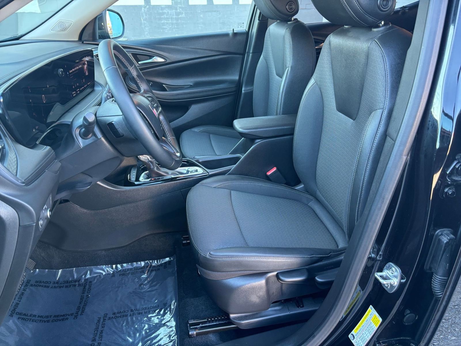 Used 2025 Buick Encore GX Preferred image 32