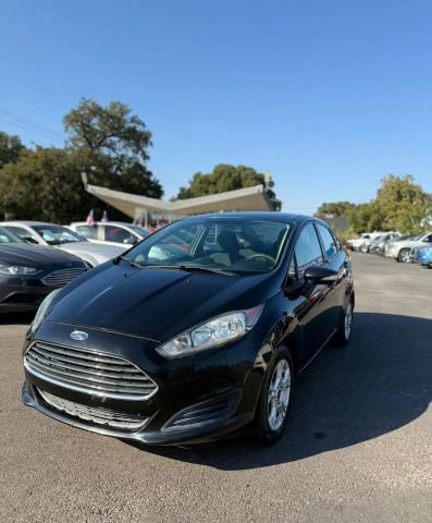 Used 2014 Ford Fiesta SE image 1