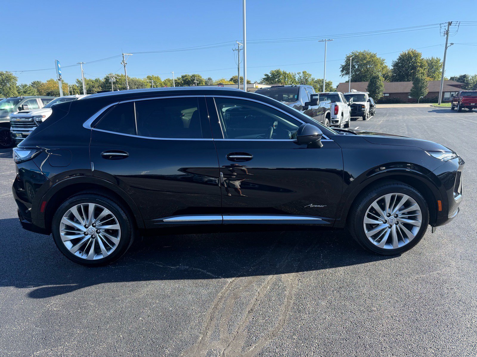 Used 2025 Buick Envision Avenir AWD/4WD image 7