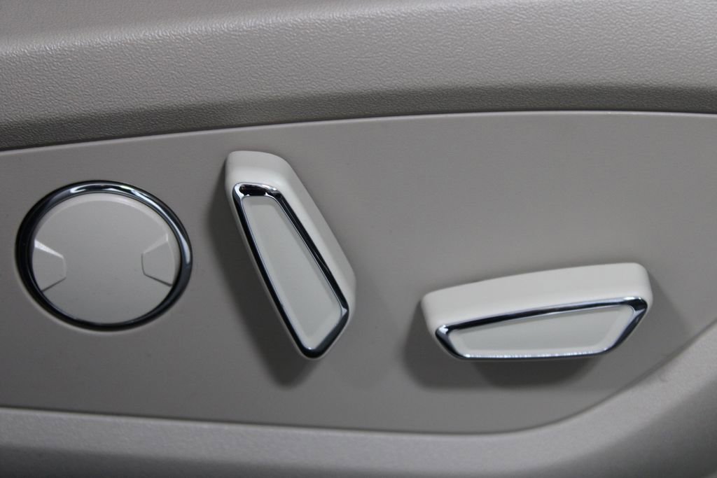 Used 2023 Lincoln Nautilus Reserve w/ Equipment Group 201A AWD/4WD image 27