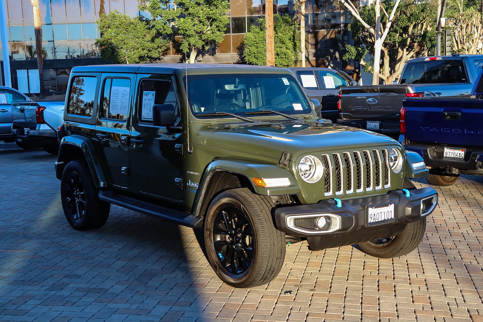 Used 2022 Jeep Wrangler Unlimited Sahara image 3