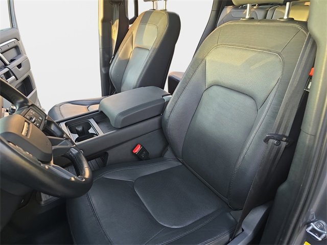 Used 2024 Land Rover Defender 130 X-Dynamic SE image 15