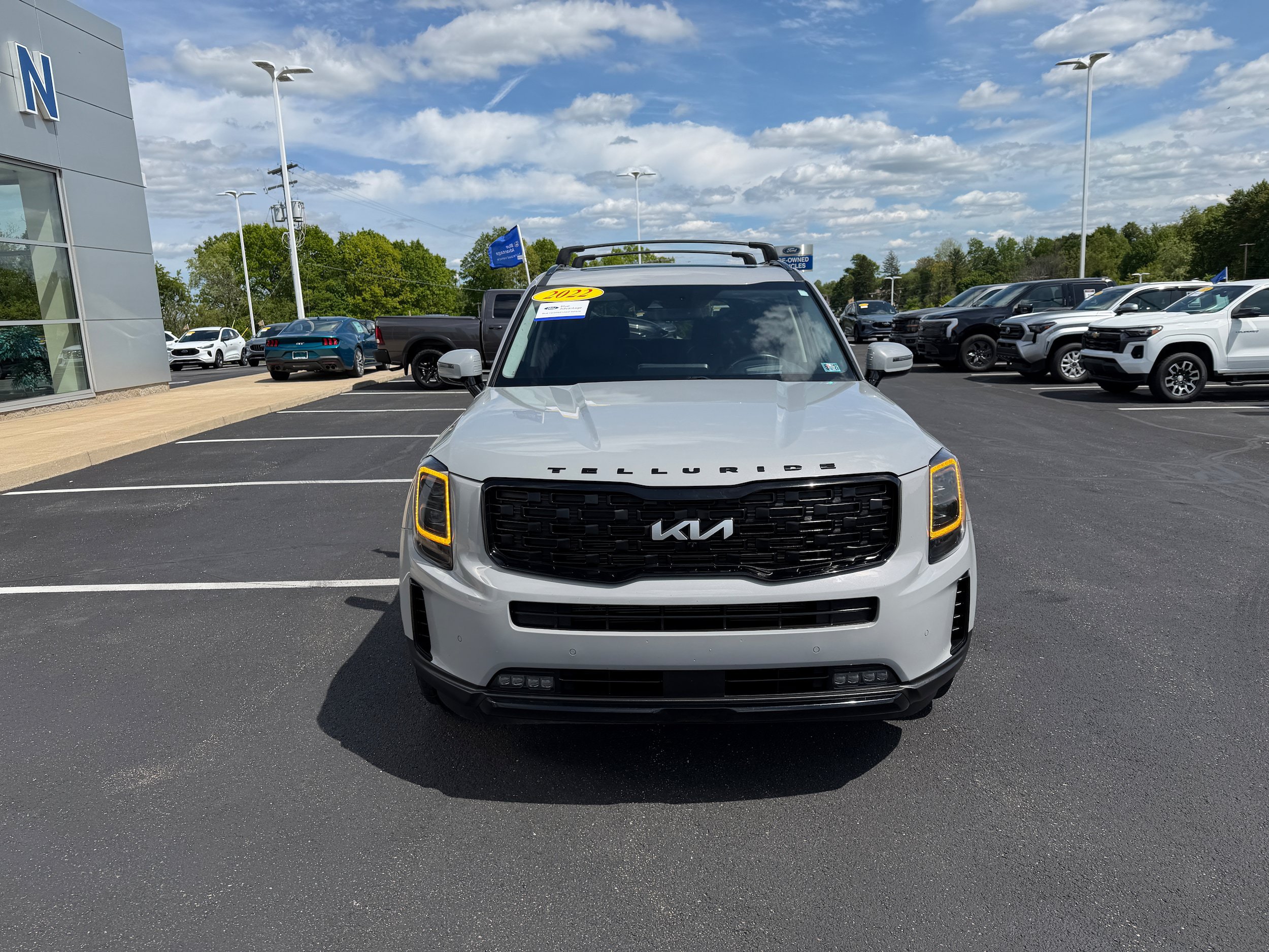Used 2022 Kia Telluride SX w/ SX Prestige Package AWD/4WD image 2