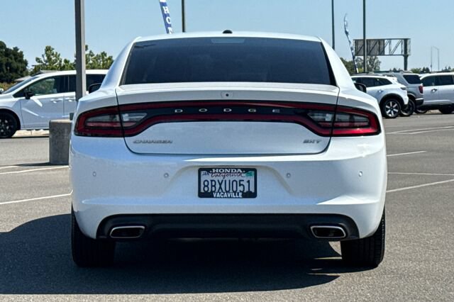 Used 2018 Dodge Charger SXT RWD image 5