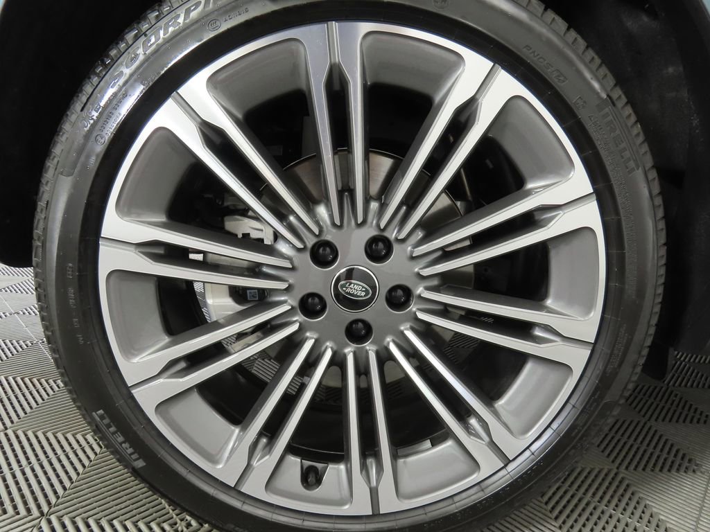 Used 2025 Land Rover Range Rover Sport SE image 29