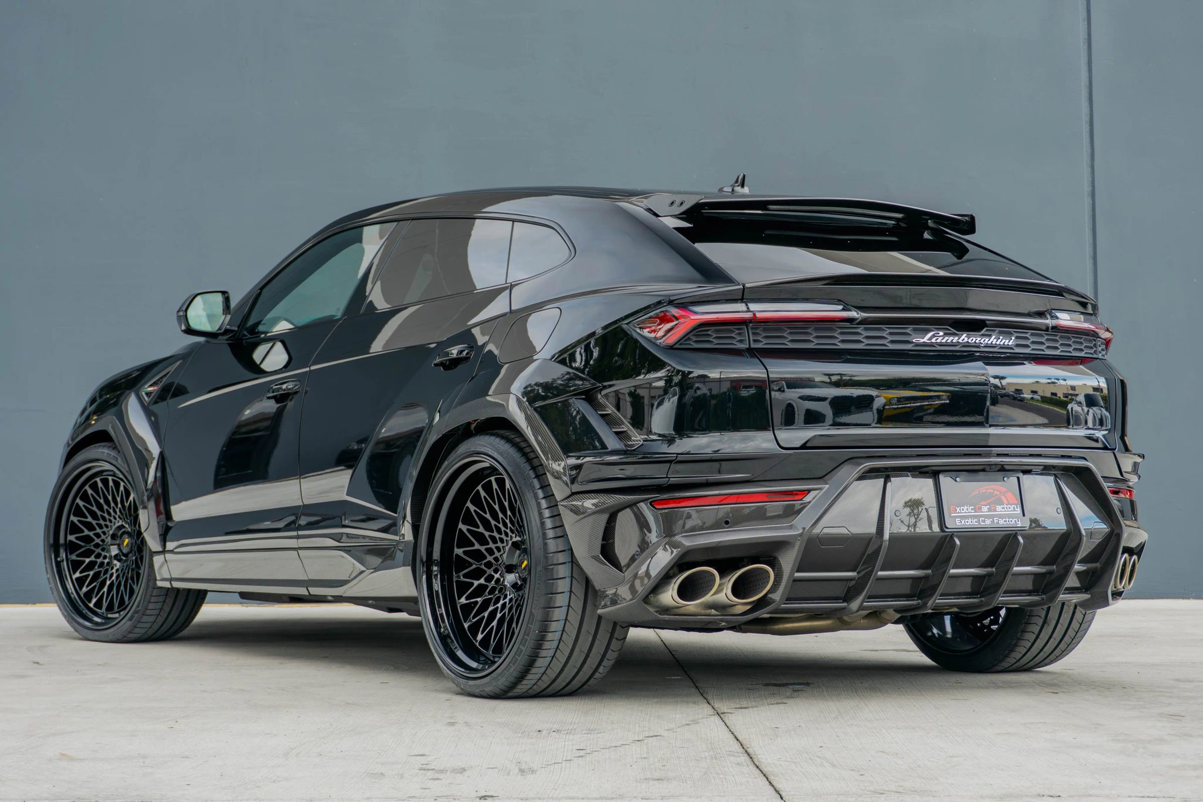 Used 2025 Lamborghini Urus SE image 9