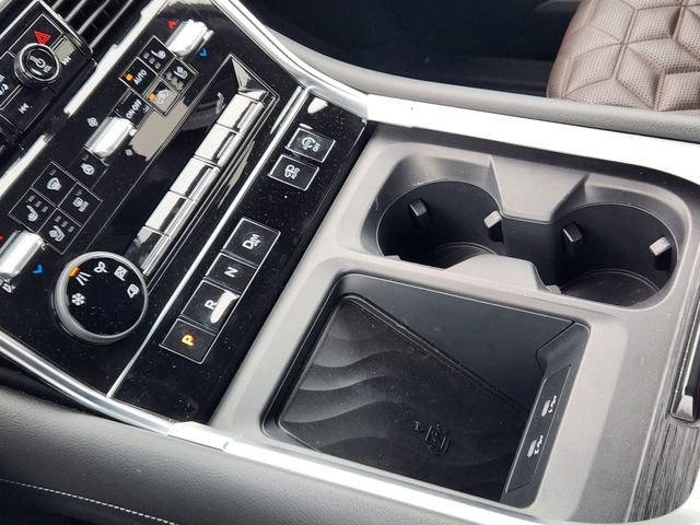 Used 2025 Nissan Armada Platinum Reserve RWD image 21
