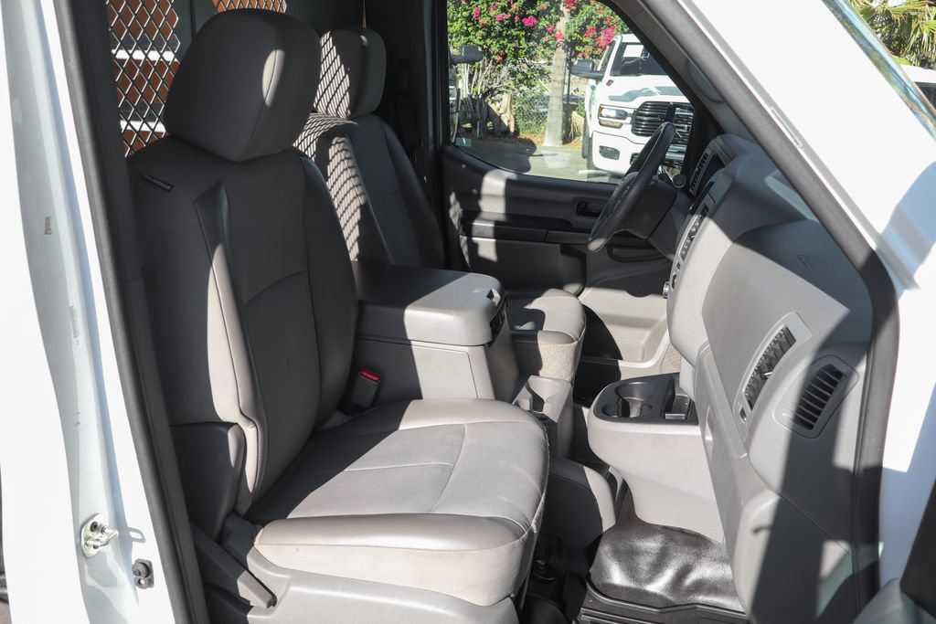 Used 2020 Nissan NV 2500 SV RWD image 38