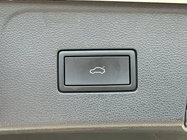 Used 2024 Volkswagen Atlas SE AWD/4WD image 20