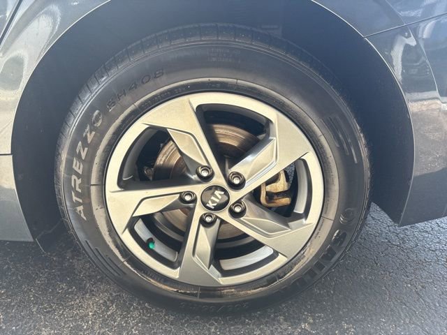 Used 2021 Kia K5 LXS image 11